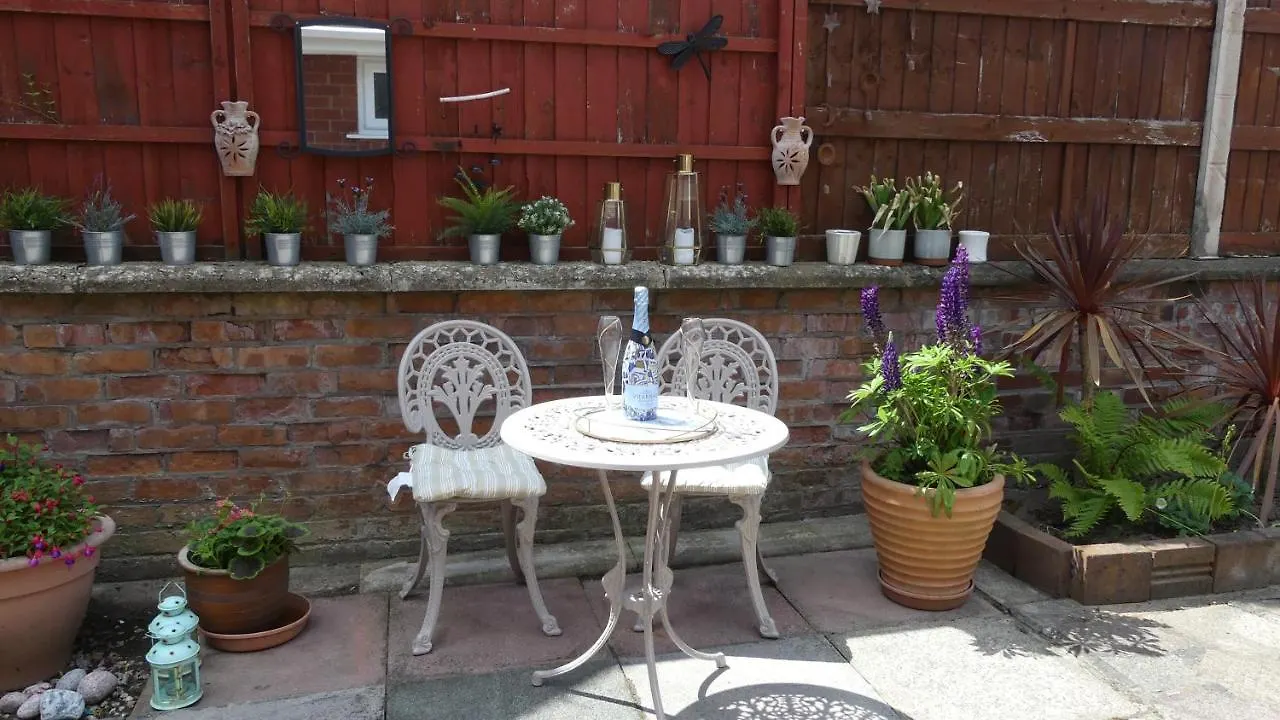 The Bungalow A Tranquil 3 Bedroom Property Close To Beach Lytham St Annes United Kingdom