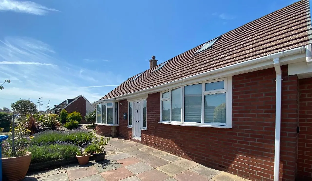The Bungalow A Tranquil 3 Bedroom Property Close To Beach Lytham St Annes